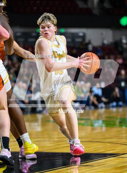 Thumbnail 2 in Bishop Kelly vs. Ridgevue (IHSAA 4A District III Final) photogallery.