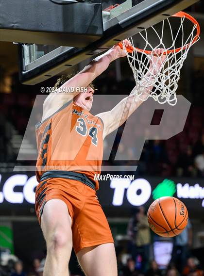 Thumbnail 3 in Bishop Kelly vs. Ridgevue (IHSAA 4A District III Final) photogallery.