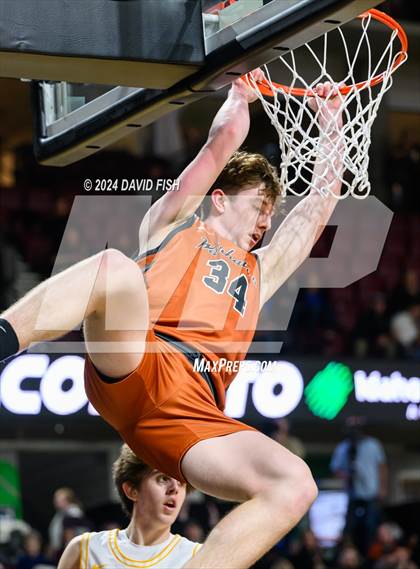 Thumbnail 3 in Bishop Kelly vs. Ridgevue (IHSAA 4A District III Final) photogallery.