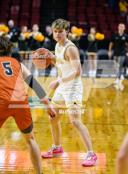 Thumbnail 1 in Bishop Kelly vs. Ridgevue (IHSAA 4A District III Final) photogallery.