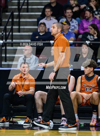 Thumbnail 3 in Bishop Kelly vs. Ridgevue (IHSAA 4A District III Final) photogallery.