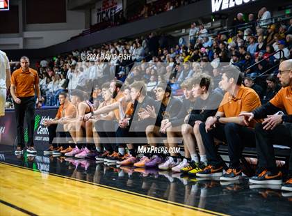 Thumbnail 1 in Bishop Kelly vs. Ridgevue (IHSAA 4A District III Final) photogallery.