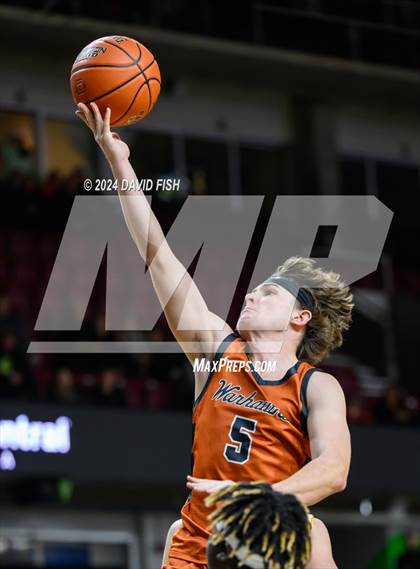 Thumbnail 1 in Bishop Kelly vs. Ridgevue (IHSAA 4A District III Final) photogallery.