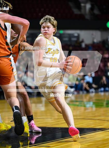 Thumbnail 3 in Bishop Kelly vs. Ridgevue (IHSAA 4A District III Final) photogallery.