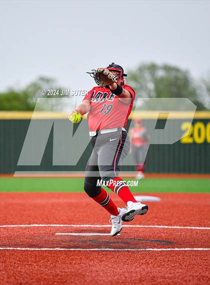 Thumbnail 1 in Magnolia West vs Lake Belton (UIL 5A Region III Bi-District) photogallery.