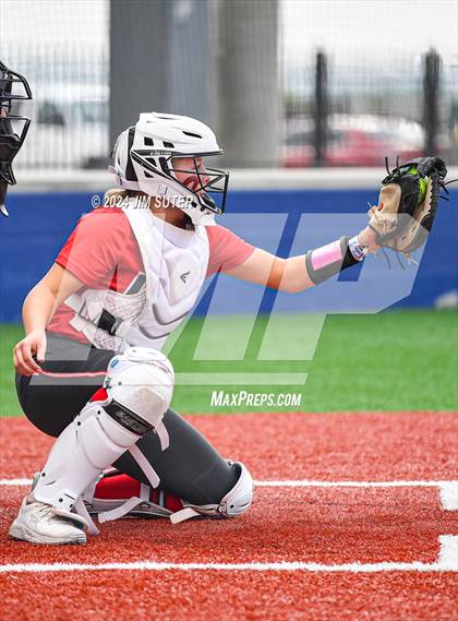 Thumbnail 2 in Magnolia West vs Lake Belton (UIL 5A Region III Bi-District) photogallery.
