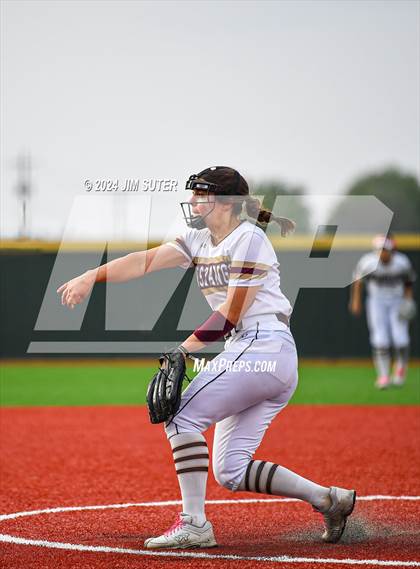 Thumbnail 1 in Magnolia West vs Lake Belton (UIL 5A Region III Bi-District) photogallery.
