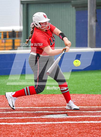 Thumbnail 1 in Magnolia West vs Lake Belton (UIL 5A Region III Bi-District) photogallery.