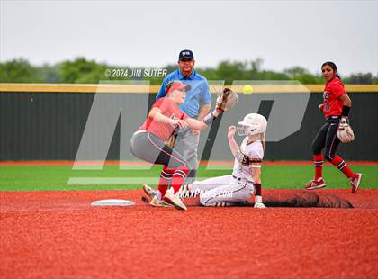 Thumbnail 3 in Magnolia West vs Lake Belton (UIL 5A Region III Bi-District) photogallery.