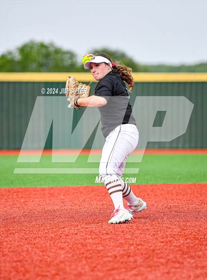 Thumbnail 2 in Magnolia West vs Lake Belton (UIL 5A Region III Bi-District) photogallery.