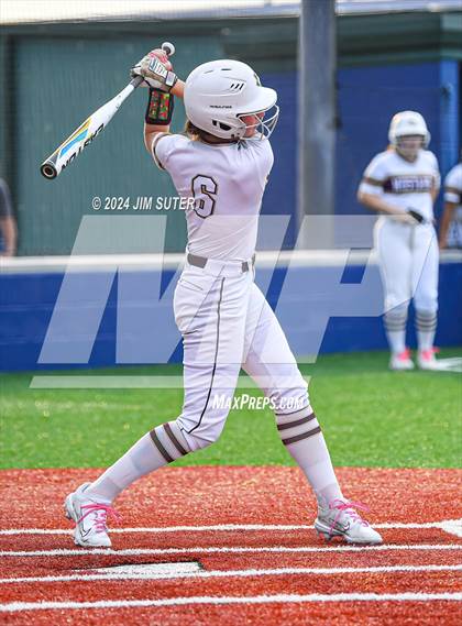 Thumbnail 3 in Magnolia West vs Lake Belton (UIL 5A Region III Bi-District) photogallery.