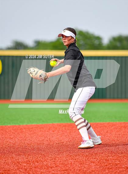 Thumbnail 2 in Magnolia West vs Lake Belton (UIL 5A Region III Bi-District) photogallery.