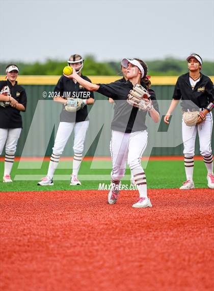 Thumbnail 2 in Magnolia West vs Lake Belton (UIL 5A Region III Bi-District) photogallery.