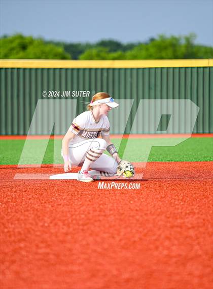 Thumbnail 3 in Magnolia West vs Lake Belton (UIL 5A Region III Bi-District) photogallery.