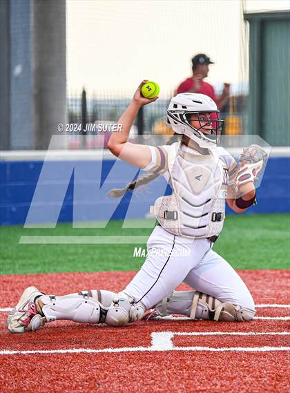 Thumbnail 2 in Magnolia West vs Lake Belton (UIL 5A Region III Bi-District) photogallery.