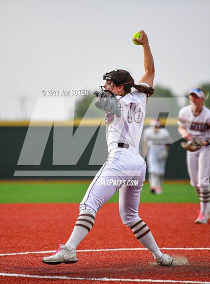 Thumbnail 2 in Magnolia West vs Lake Belton (UIL 5A Region III Bi-District) photogallery.