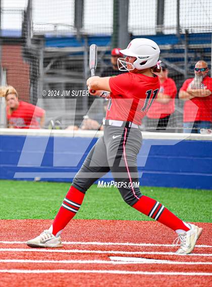 Thumbnail 3 in Magnolia West vs Lake Belton (UIL 5A Region III Bi-District) photogallery.