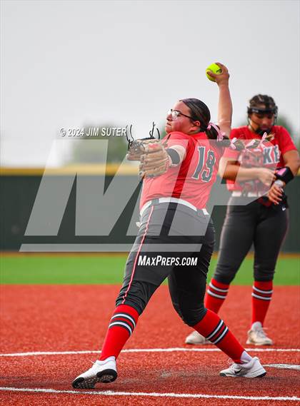 Thumbnail 1 in Magnolia West vs Lake Belton (UIL 5A Region III Bi-District) photogallery.