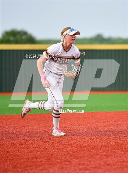 Thumbnail 3 in Magnolia West vs Lake Belton (UIL 5A Region III Bi-District) photogallery.