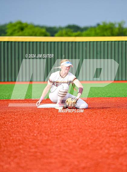 Thumbnail 1 in Magnolia West vs Lake Belton (UIL 5A Region III Bi-District) photogallery.