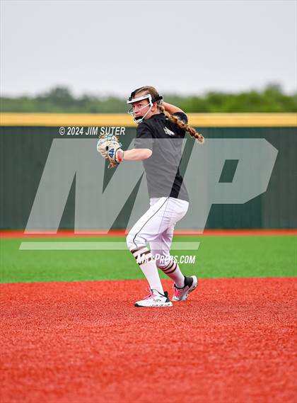 Thumbnail 1 in Magnolia West vs Lake Belton (UIL 5A Region III Bi-District) photogallery.