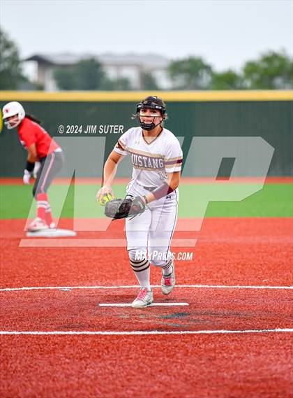 Thumbnail 2 in Magnolia West vs Lake Belton (UIL 5A Region III Bi-District) photogallery.