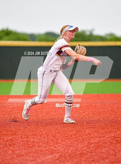 Thumbnail 1 in Magnolia West vs Lake Belton (UIL 5A Region III Bi-District) photogallery.