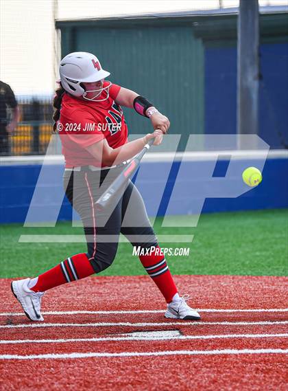 Thumbnail 2 in Magnolia West vs Lake Belton (UIL 5A Region III Bi-District) photogallery.