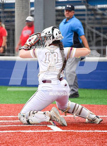 Thumbnail 3 in Magnolia West vs Lake Belton (UIL 5A Region III Bi-District) photogallery.