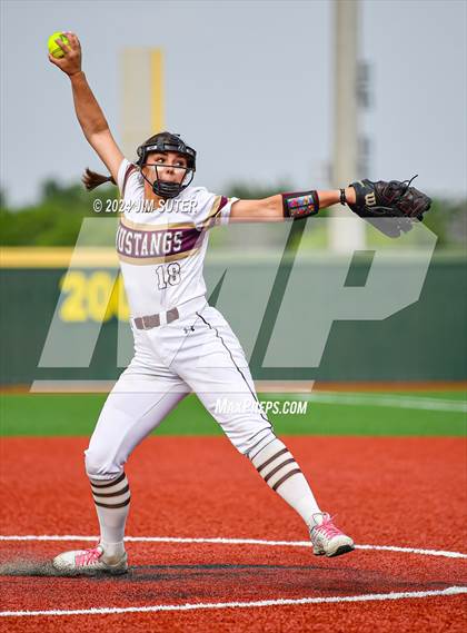 Thumbnail 1 in Magnolia West vs Lake Belton (UIL 5A Region III Bi-District) photogallery.