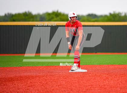 Thumbnail 3 in Magnolia West vs Lake Belton (UIL 5A Region III Bi-District) photogallery.