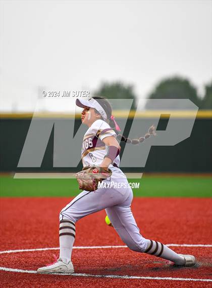 Thumbnail 1 in Magnolia West vs Lake Belton (UIL 5A Region III Bi-District) photogallery.
