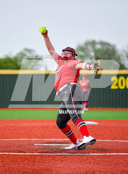 Thumbnail 2 in Magnolia West vs Lake Belton (UIL 5A Region III Bi-District) photogallery.