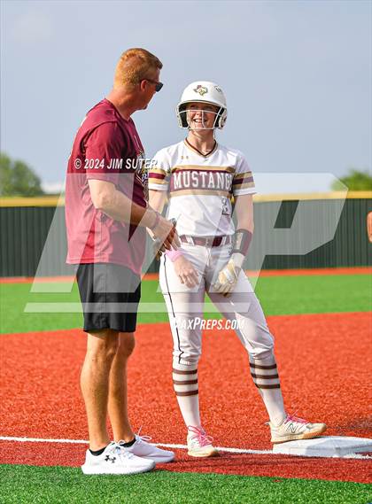 Thumbnail 1 in Magnolia West vs Lake Belton (UIL 5A Region III Bi-District) photogallery.
