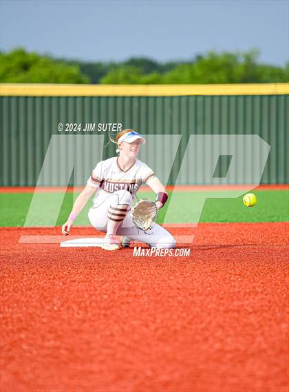 Thumbnail 3 in Magnolia West vs Lake Belton (UIL 5A Region III Bi-District) photogallery.