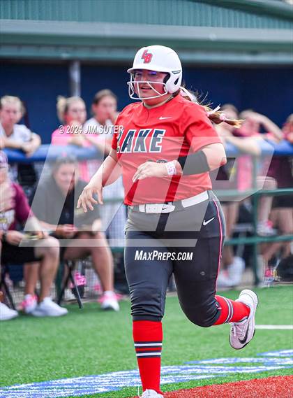 Thumbnail 1 in Magnolia West vs Lake Belton (UIL 5A Region III Bi-District) photogallery.