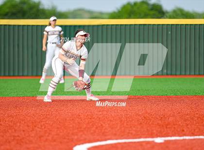 Thumbnail 3 in Magnolia West vs Lake Belton (UIL 5A Region III Bi-District) photogallery.