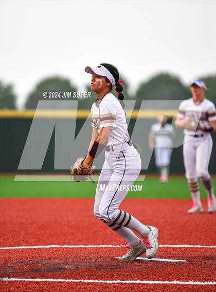 Thumbnail 1 in Magnolia West vs Lake Belton (UIL 5A Region III Bi-District) photogallery.