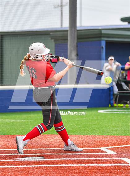 Thumbnail 3 in Magnolia West vs Lake Belton (UIL 5A Region III Bi-District) photogallery.