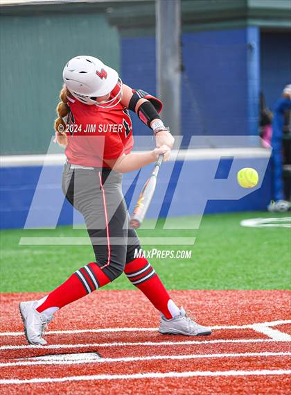 Thumbnail 3 in Magnolia West vs Lake Belton (UIL 5A Region III Bi-District) photogallery.