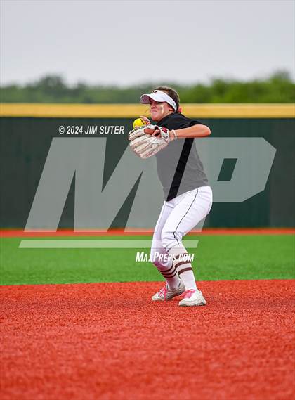 Thumbnail 2 in Magnolia West vs Lake Belton (UIL 5A Region III Bi-District) photogallery.