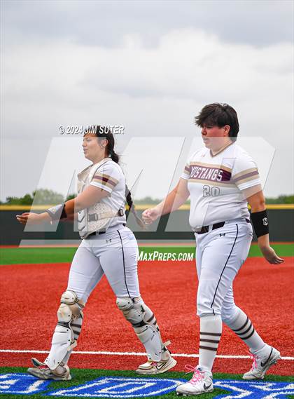 Thumbnail 1 in Magnolia West vs Lake Belton (UIL 5A Region III Bi-District) photogallery.