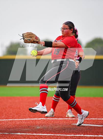 Thumbnail 2 in Magnolia West vs Lake Belton (UIL 5A Region III Bi-District) photogallery.