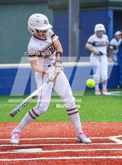Thumbnail 3 in Magnolia West vs Lake Belton (UIL 5A Region III Bi-District) photogallery.