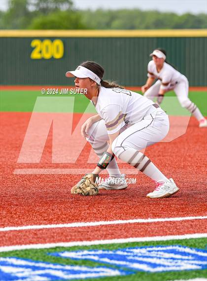 Thumbnail 3 in Magnolia West vs Lake Belton (UIL 5A Region III Bi-District) photogallery.