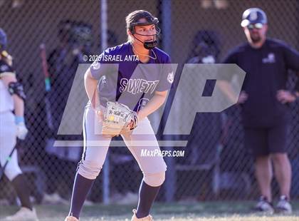 Thumbnail 2 in Purnell Swett @ Gray's Creek (United 8 Conference Tournament - Semi-Finals) photogallery.