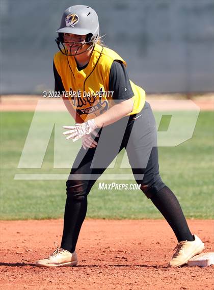 Thumbnail 3 in Gilbert vs Horizon (Desert Mountain Tournament) photogallery.