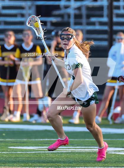 Thumbnail 2 in Commack vs William Floyd photogallery.