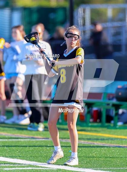 Thumbnail 2 in Commack vs William Floyd photogallery.