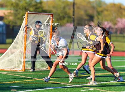 Thumbnail 2 in Commack vs William Floyd photogallery.
